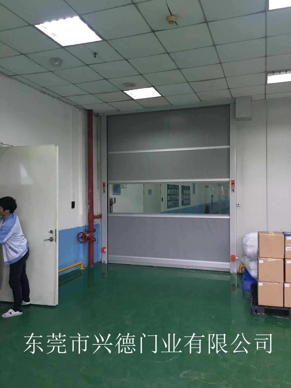 什么生產(chǎn)廠家定做硬質(zhì)快速卷簾門質(zhì)量好？